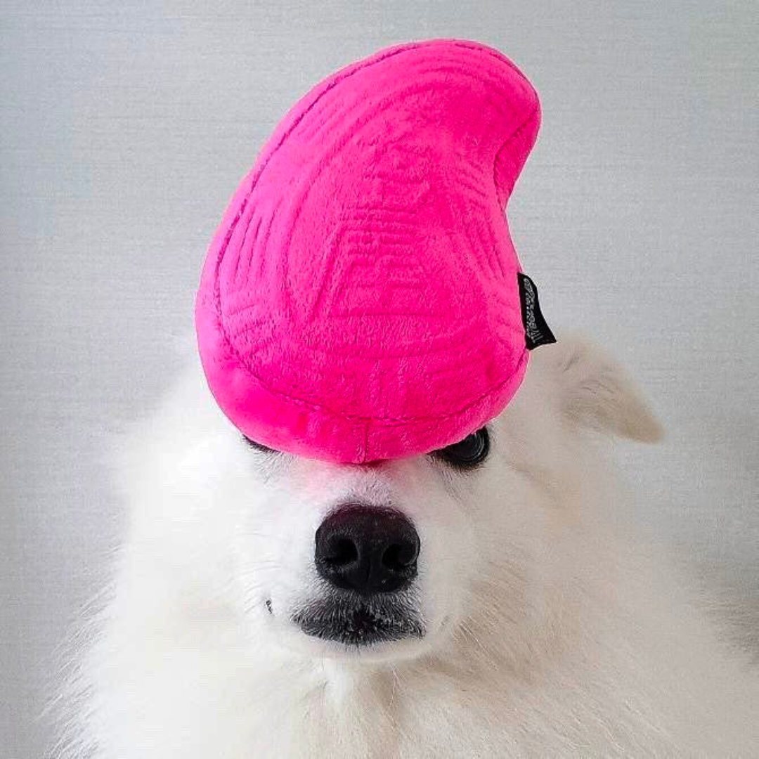 NOM - Squeakie Chew Toy- Furball Peng Kueh