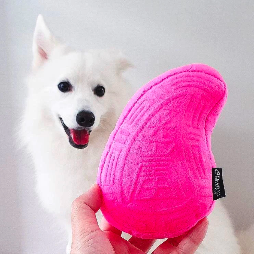 NOM - Squeakie Chew Toy- Furball Peng Kueh