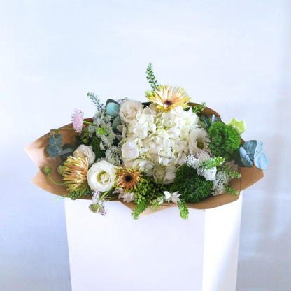 Minimalist Fresh Flower Bouquet (Next-day Delivery only)